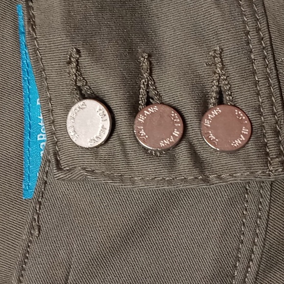 YMI Wanna Betta Butt Green 3 Button Skinny Cropped Pants Size 7 - Picture 4 of 6